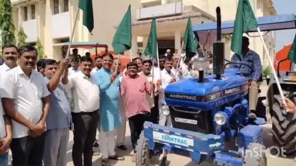 દાંતીવાડા: દાંતીવાડા તાલુકાના 20 ગામોમાં ધારાસભ્ય માવજી દેસાઈ ના હસ્તે પાણીના ટેન્કર નું વિતરણ