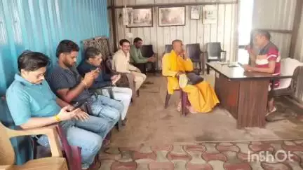गुलाबगंज: तहसील क्षेत्र के एक दर्जन से अधिक लोगों ने समस्याओं के समाधान हेतु विधायक मुकेश टंडन को दिए आवेदन