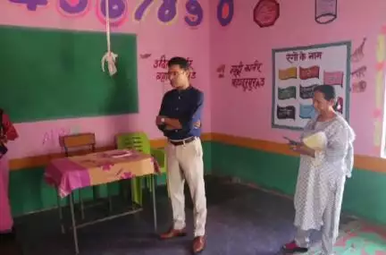 बहादुरपुर: नवागत ज़िला कलेक्टर ने बहादुरपुर में आंगनबाड़ी केंद्रों का किया निरीक्षण, दिए आवश्यक दिशा-निर्देश