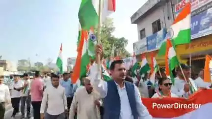 लालकुऑ: तहसील कार्यालय से शहीद स्मारक कार रोड तक शौर्य तिरंगा यात्रा का किया गया आयोजन