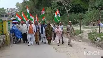 रिवालसर: भारतीय सेना के शौर्य के सम्मान में रिवालसर में निकाली गई तिरंगा यात्रा, विधायक रहे मौजूद