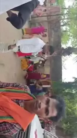 गोला: सोसो कला मुख्य सड़क पर एक्सीडेंट में कुलदीप करमाली का मौके पर ही मौत हो गई, शव को गोला थाना लाया गया!