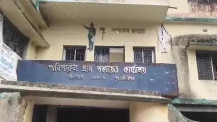 এগরা ২: নিম্নমানের খাবার দেওয়ার প্রতিবাদে স্থানীয় মানুষদের বিক্ষোভ পানিপারুল হরিজন পাড়া অঙ্গনওয়াড়ী কেন্দ্রে #jansamasya