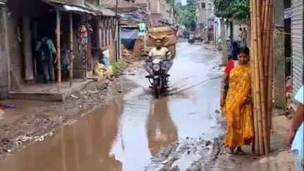 সামশেরগঞ্জ: শেরপুর যাওয়ার রাস্তায় জল জমে থাকায় ভোগান্তি শিকার হচ্ছে পথ চলতি মানুষ   #jansamasya