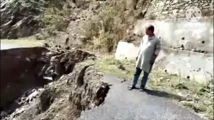 स्याल्दे: ईकूखेत-भाकुड़ा मोटर मार्ग बंद होने से 14ग्राम पंचायतों के लोग हो रहे परेशान #jansamsaya