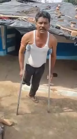 सरपंच और सचिव की मनमानी से परेशान अपंग व्यक्ति अभी तक आवास का लाभ नहीं मिला है नाम शहजादा गांव रोला तहसील मुगावली सीहोर।