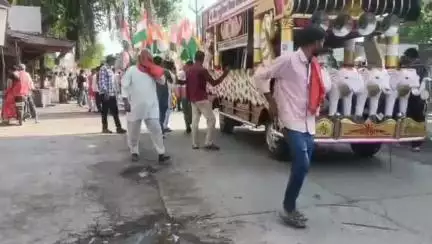मोहन बड़ोदिया: मोहन बड़ोदिया में निकली विशाल तिरंगा यात्रा, शामिल हुए सैकड़ों ग्रामीण