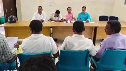 कुटुंबा: विधानसभा क्षेत्र के बूथ संख्या 201 से 268 तक के BLO को दिया गया प्रशिक्षण, 5-5 BLO का ग्रुप बनाकर जोड़ेंगे नाम