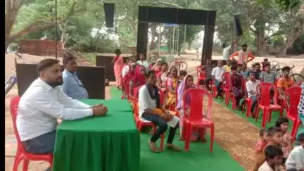 किस्को: झारखंड राज्य ग्रामीण बैंक द्वारा वित्तीय साक्षरता कार्यक्रम आयोजित, शाखा प्रबंधक ने बैंक योजनाओं की जानकारी दी