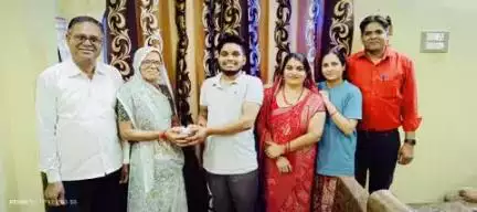 नेपाल शिविर व देश विदेश की तीर्थयात्रा कर वापिस अपने कर्मस्थली आने पर हमारी जिज्जी व फूफा जी ने श्रीफल व कुछ पैसे भेंट किए 🙏😊 #bmks #nepal #nepal_shivir #tourist #viral #trending