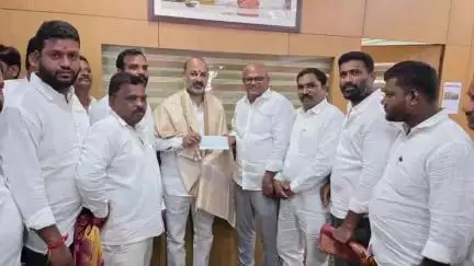 హత్నూర: ఆర్మీ జవాన్ల సహాయ నిధికి 1,11, 116 రూపాయల చెక్కును అందజేసిన బిజెపి రాష్ట్ర కార్యవర్గ సభ్యులు రఘువీరారెడ్డి