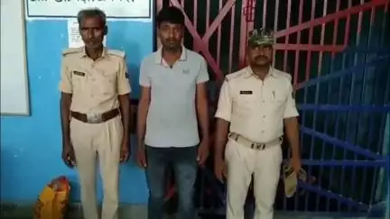 सिंघेश्वर: सिंहेश्वर से नशीले पदार्थ और चोरी की टेंपो बरामद