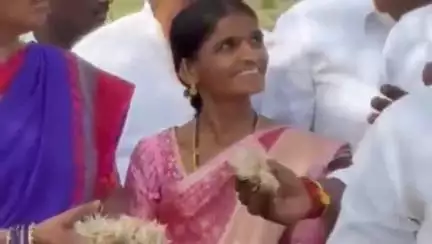 పాపన్నపేట్: తడిచిన ధాన్యాన్ని కొనుగోలు చేయాలి 
మాజీ ఎమ్మెల్యే పద్మ దేవేందర్ రెడ్డి డిమాండ్ 
కొనుగోలు కేంద్రాల లారీలు పంపాలి లేదా ట్ర