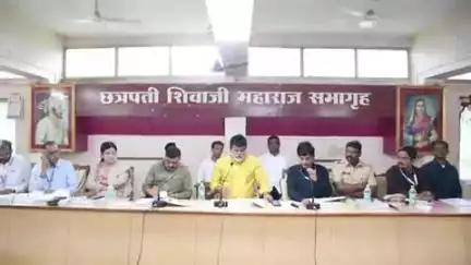 चिपळुण: वणवे लावणाऱ्यांवर आपत्ती व्यवस्थापन कायद्याखाली गुन्हे दाखल करा: पालकमंत्री डॉक्टर उदय सामंत