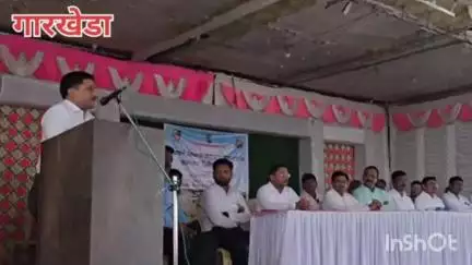 जामनेर: तालुक्यातील गारखेडा येथे छत्रपती शिवाजी महाराज महाराजस्व समाधान शिबिर संपन्न,तहसीलदार नानासाहेब आगळे यांची माहिती.