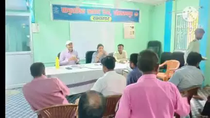खोदावंदपुर: खोदावंदपुर सीएचसी में वय वंदना कार्ड निर्माण के लिए जागरूकता बैठक आयोजित