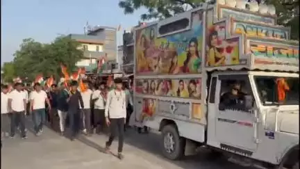 टांटोटी: भारतीय सेना के शौर्य और सम्मान के लिए बांदनवाड़ा में निकाली गई विशाल तिरंगा वाहन रैली