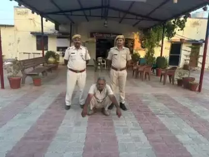 #PaliPolice
थाना जैतपुर पाली टीम की कार्रवाई, सर्किल पाली ग्रामीण स्तर पर चयनित टॉप 10 में वांछित अपराधी रूपाराम निवासी एकल खोरी जोधपुर को किया गिरफ्तार।
