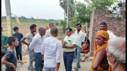 करायपरसुराय: बीडीओ नंदकिशोर ने योजनाओं का निरीक्षण किया, अधिकारियों को लगाई फटकार