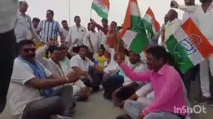शाहपुर: कुंडी में सड़क निर्माण कार्य अधूरा रहने के बावजूद शुरू हुआ टोल प्लाजा, कांग्रेस व ग्रामीणों ने जताया विरोध #jansamasya