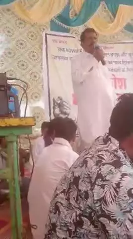 रावतसर 9 pwm के प्रकाश मेघवाल व उसके लड़के को न्याय दिलाने हेतु एसडीएम ओफिस आगे धरना मे बोलते हुए रेवन्त राम पंवार