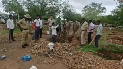 ದೇವರಹಿಪ್ಪರಗಿ: ಠಾಣೆ ಆವರಣದಲ್ಲಿ 848 ಗುಡಗಳನ್ನು ನೆಟ್ಟು ಇತರರಿಗೆ ಮಾದರಿಯಾದ ದೇವರ ಹಿಪ್ಪರಗಿ ಠಾಣೆ ಸಿಬ್ಬಂದಿ