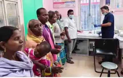 पाकुड़िया: पाकुड़िया CHC में टीवी मुक्त अभियान को लेकर स्वास्थ्य कर्मियों के साथ बैठक में कई निर्देश दिए गए