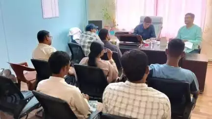 कटकमदाग: प्रखंड विकास पदाधिकारी ने सभी विभागों के साथ समीक्षा बैठक की, दिए ज़रूरी दिशा-निर्देश