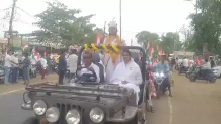 पिपरिया: पिपरिया में धूमधाम से विशाल तिरंगा यात्रा का आयोजन, भारी संख्या में महिला एवं पुरुष रहे मौजूद