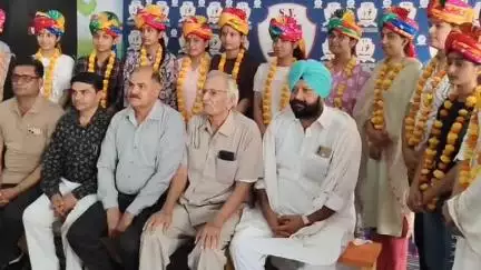 टिब्बी: टिब्बी कस्बे में 12वीं बोर्ड परीक्षा में अव्वल रहे छात्रों का किया गया सम्मान