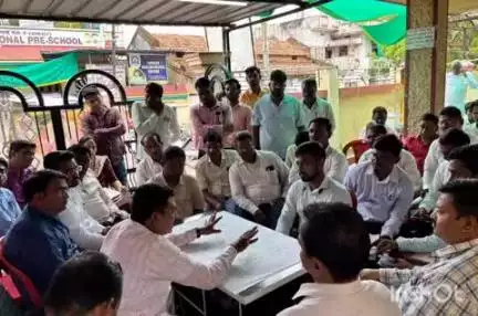 राजूरा: राजुरा येथे आ.देवराव भोंगळे यांच्या निवासस्थानी रस्ते आढावा बैठक