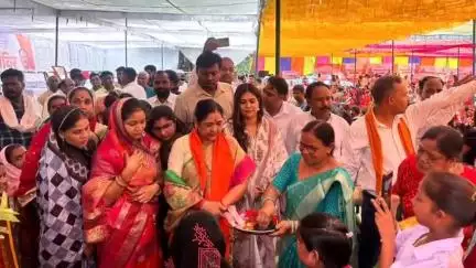 बलौदा: पंतोरा गांव में सुशासन तिहार समाधान शिविर का आयोजन किया गया, बड़ी संख्या में लोगों ने लिया शिविर का लाभ