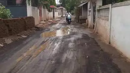 नौरोजाबाद: हल्की बारिश में स्विमिंग पूल में तब्दील हुई वार्ड नंबर 7 की सड़के  जिम्मेदार अधिकारी नहीं दे रहे ध्यान #jansamasya