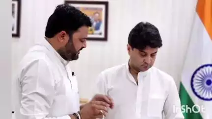 मल्हारगढ़: राठौड़ ने केंद्रीय मंत्री सिंधिया से की मांग, नई दिल्ली के लिए ट्रेनें जोड़ने व इंदौर-बीकानेर का पिपलिया में हो स्टापेज