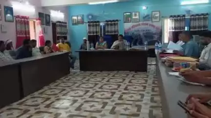 दुलमी: पंचायत सचिवालय कोरांबे में विकास योजना को लेकर समीक्षा बैठक
