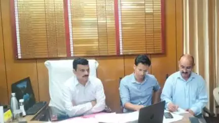 चुराह: मुख्य चिकित्सा अधिकारी के सभागार में क्षय रोग की समीक्षा बैठक का किया गया आयोजन