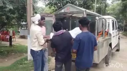 হরিরামপুর: হরিরামপুর বিধানসভার গাঙ্গুরিয়া গ্রাম পঞ্চায়েতের নছুয়া পাড়া এলাকায় বাইক দুর্ঘটনায় মৃত্যু  যুবককের