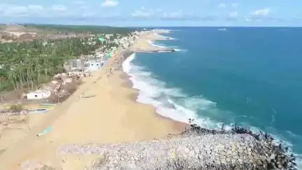 கிள்ளியூர்: கள்ளக் கடல் எச்சரிக்கை - குமரி மாவட்டத்தில் நீரோடி முதல் ஆரோக்கிய பிரதமரை மீனவர்கள் கடலுக்கு மீன் பிடிக்க செல்லவில்லை
