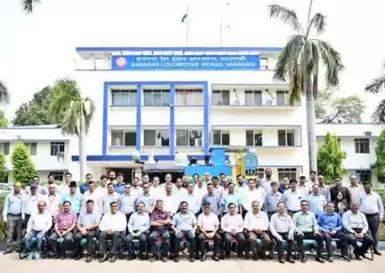 दिनांक: 23-24 मई 2025 स्थान: बरेका, वाराणसी
42वीं एमएसजी टेक्निकल सेशन में सहभागिता करने वाले रेलवे बोर्ड,उत्पादन इकाइयों, ज़ोनल रेलवे एवं #rdso_lko के प्रतिनिधिगण।
#railminindia #mygovindia #IndianRailways