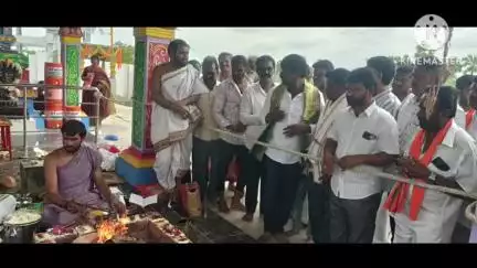 నకిరేకల్: కాంగ్రెస్ ప్రభుత్వం ఆలయాల అభివృద్ధికి కృషి చేస్తుంది:ఎమ్మెల్యే వేముల వీరేశం