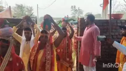 बांके बाज़ार: बाँके बाजार प्रखंड के बैदा सैदा गांव में गाजे-बाजे के साथ कलश यात्रा निकाली गई