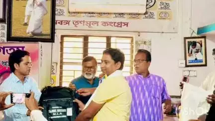 হরিশ্চন্দ্রপুর ২: হরিশ্চন্দ্রপুর তৃণমূল কার্যালয়ে প্রতিমন্ত্রীর উপস্থিতিতে দলীয় নেতাকর্মীদের নিয়ে আয়োজিত হল সভা, উপস্থিত মন্ত্রী