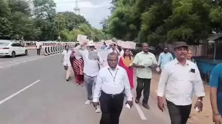 பாளையங்கோட்டை: உலக புகையிலை ஒழிப்பு தினம்- கிருஷ்ணா மருத்துவமனை முன்பு விழிப்புணர்வு பேரணி துவக்கம்