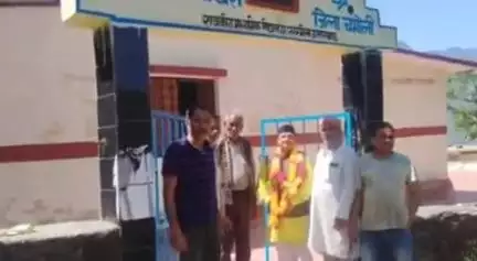 नंदप्रयाग: सरमोला इंटर कॉलेज में भाजपा जिलाध्यक्ष के पहुंचने पर अभिभावकों ने की मुख्य भवन और कंप्यूटर फर्नीचर की मांग
