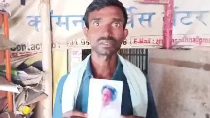 नाम-डोमा कुमार उर्फ सुधीर कुमार
उम्र
-
14 वर्ष
पिता - स्व0 महेश महतो
ग्राम- पिलदौरी बिन्द टोला