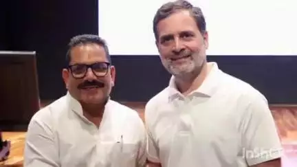 भोटा: हिमाचल प्रदेश कांग्रेस के वरिष्ठ नेता दीपक शर्मा की पीठ थपथपाई राहुल गांधी ने