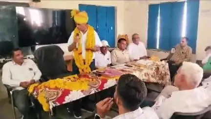 सज्जनगढ़: सज्जनगढ़ में सीबीईओ जयदीप पुरोहित को दी गई भावभीनी विदाई, जिला शिक्षा अधिकारी, माध्यमिक बांसवाड़ा के पद पर हुए पदस्थापित