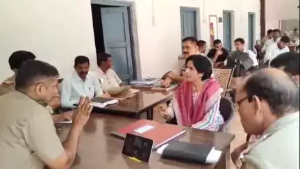 कांठ: छजलेट थाने में समाधान दिवस का आयोजन, थाना प्रभारी ने सुनी ग्रामीणों की समस्याएं