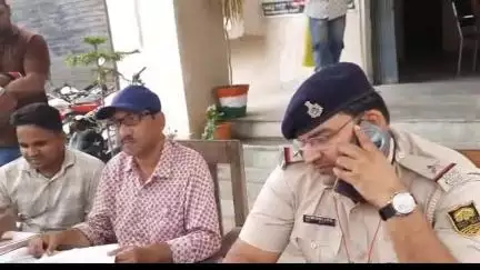 साहेबपुर कमाल: साहेबपुरकमाल थाना परिसर में भूमि विवाद मामलों के निपटारे के लिए जनता दरबार का आयोजन
