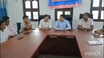 विद्यापति नगर: विद्यापतिनगर प्रखंड के पंचायत समिति सभागार में आशा कार्यकर्ताओं के चयन को लेकर मुखिया के साथ बैठक आयोजित